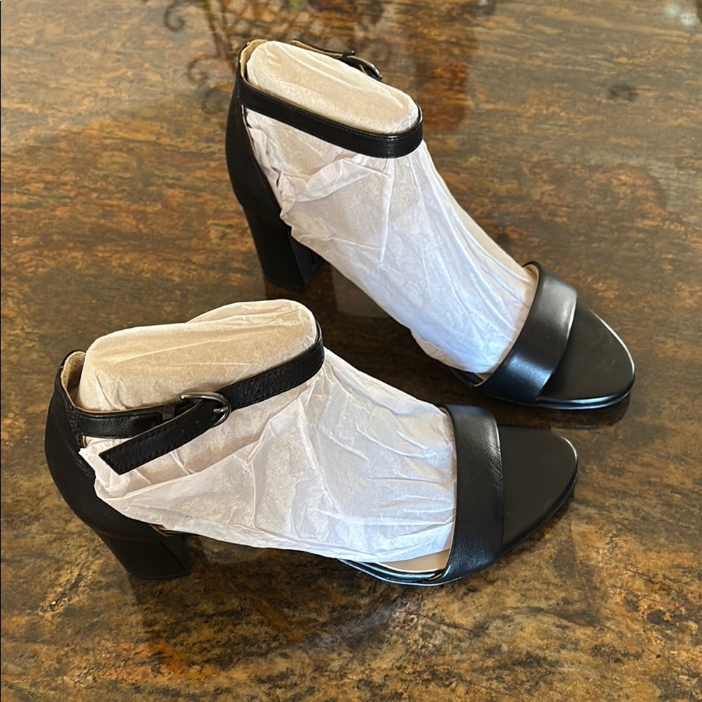Narrow feet 8.5 N